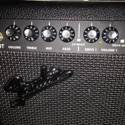 Fender  Stage 1000 Combo Amp image 5