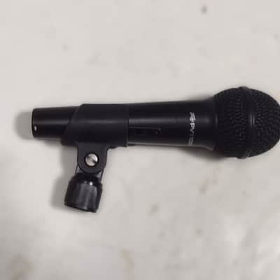 Peavey PVi 100 Dynamic Cardioid Microphone with Clip, Bag & Cable XLNT Condition image 5