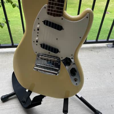 Fender Mustang Guitar with Rosewood Fretboard 1973 - 1974 - Olympic White image 2