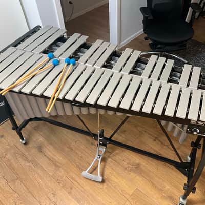 Musser M55 Pro Silver 2018 - Silver image 2