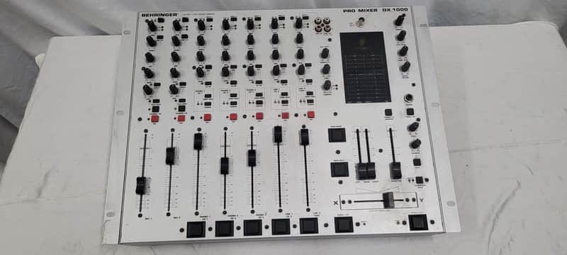 Behringer DX 1000