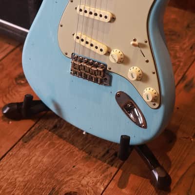 Fender Custom Shop '64 Reissue Stratocaster Journeyman Relic - Daphne Blue image 8