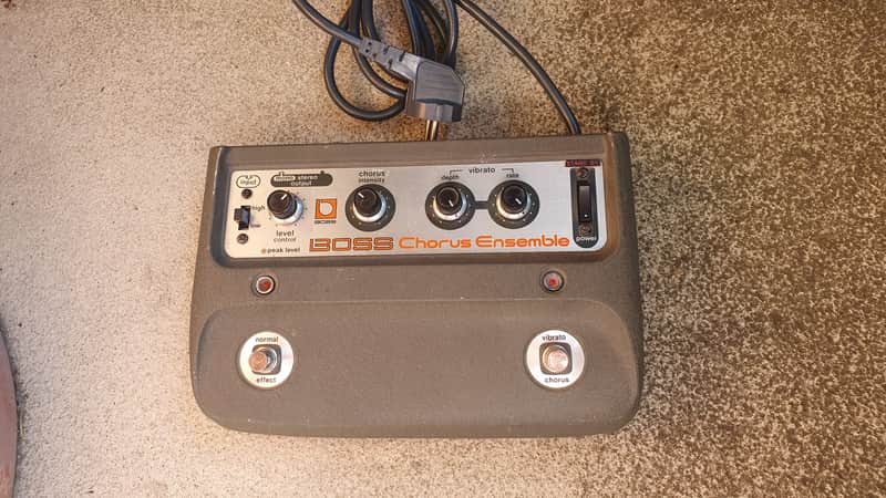 Boss CE-1 Chorus Ensemble | Reverb Sweden