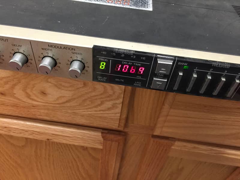 maxon DMD2000 デジタルディレー Maxon (Ibanez) DMD2000 80's Digital Delay - YouTube