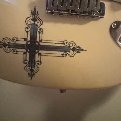 Fender Kenny Wayne Shepherd Artist Series Signature Stratocaster 2009 - 2015 - Arctic White with Cross Graphic image 2