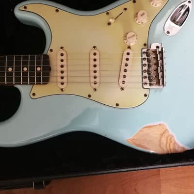 Fender Stratocater Custom Shop Relic 62 L.E. Namm 2007 Daphne Blue Abigail Ybarra handwound 2007 - Daphne Blue image 3