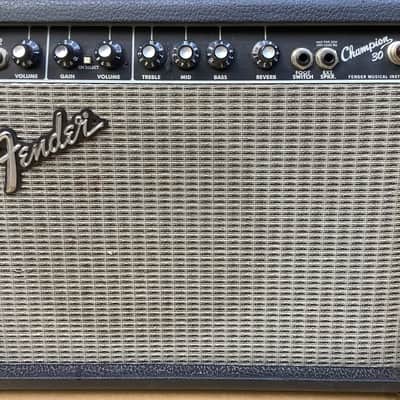 Fender Champion 30 2-Channel 30-Watt 1x10" vintage Guitar Amp 1999 - 2002 - Black image 2