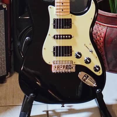 Fender Squire Stratocaster 2025 - Gloss Black, Mint Green, HSH p/ups image 5
