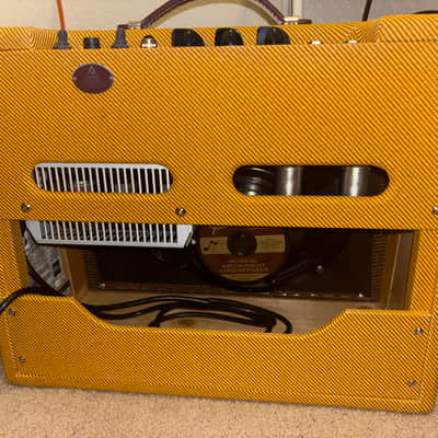 Fender '57 Custom Deluxe 2-Channel 12-Watt 1x12" Guitar Combo 2016 - Present - Lacquered Tweed image 2