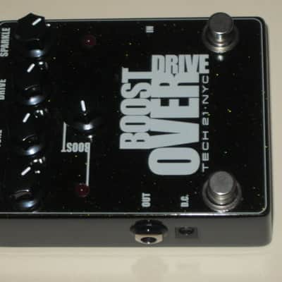 very lightly used (mostly very clean, a few imperfections) Tech 21 Boost Overdrive (metallic dark green casing) + battery & strings (NO tin, NO paperwork, NO sticker) image 17