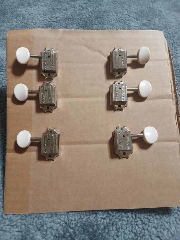 Gibson  Kluson Deluxe Tuners White Button 3×3 image 1
