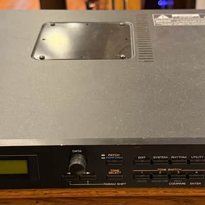 Roland JV-880 Multi Timbral Synthesizer Module 1990's - Black