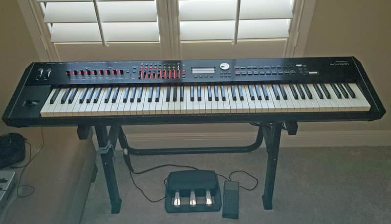 Roland RD-2000 88-Key Digital Stage Piano w RP3U pedal Bild 1