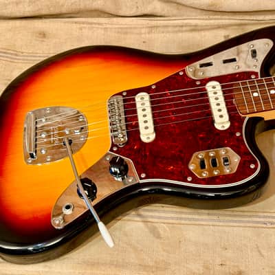 Fender MIJ Traditional 60's Jaguar 2021 - 3 Tone Sunburst image 10