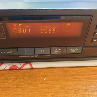 TASCAM CD-401 Mark 1 1990 - Black image 14