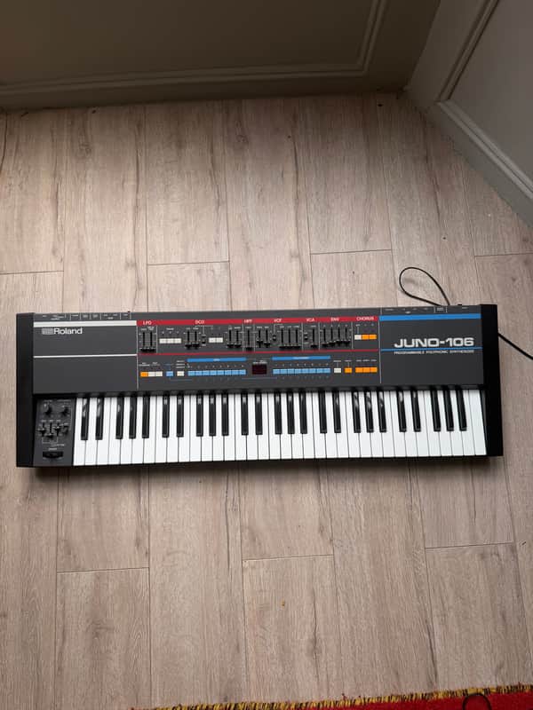 Roland Juno-106 61-Key Programmable Polyphonic Synthesizer 1984 - 1985 - Black image 1