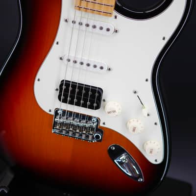 Suhr Classic S HSS with Maple Fretboard 2023 - 3 Tone Burst image 6