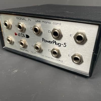 Vintage A/DA PowerPlug-5 Power Supply & Signal Distribution Box for A/DA Effects – Made in USA image 4