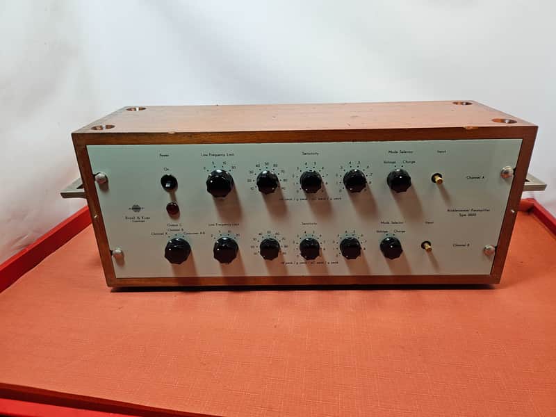 Ultra Rare Vintage Brüel & Kjær Type 2622 Dual Channel Vacuum Tube Preamplifier - Excellent image 1