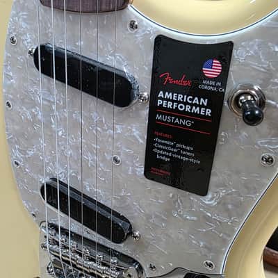 Fender American Mustang BRAND NEW 75th ANNIVERSARY Performer Vintage White 60s Kurt Cobain vibes USA Electric Guitar image 6