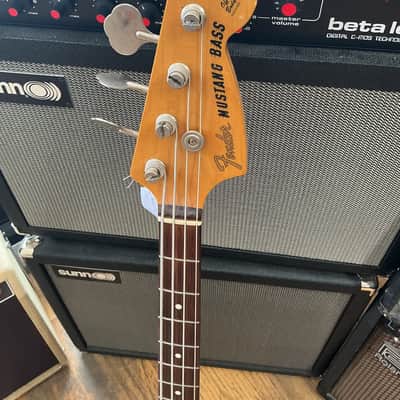 Fender Mustang Bass 2002 - Red image 5