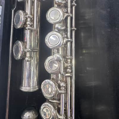 Armstrong 104 Student Model Closed-Hole Flute with C Foot, Offset G 2010s - Silver-Plated image 2