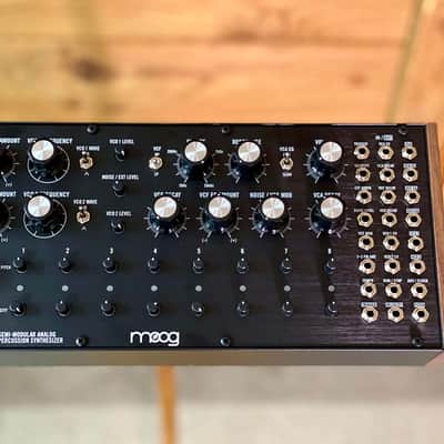 Moog DFAM Drummer From Another Mother Semi-Modular Analog Percussion Synthesizer - Black/Wood imagen 3