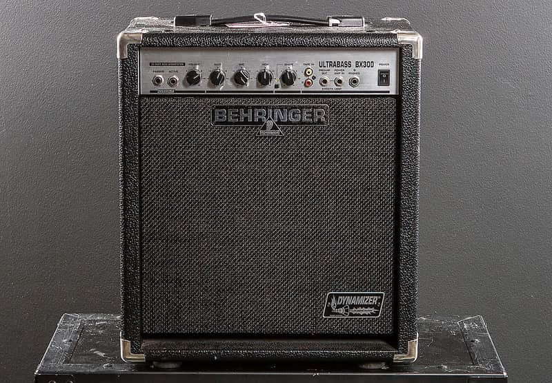 Behringer BX300 Ultrabass 30-Watt 1x10