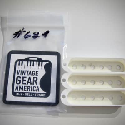 Fender Stratocaster Pickup Covers (3) Authentic Vintage Part Circa 1970-1976 Creme Plastic image 3