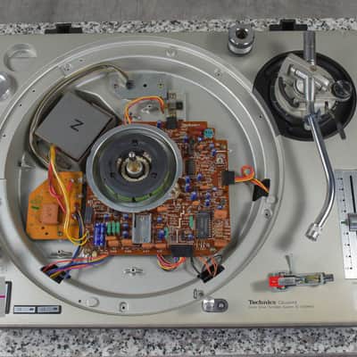 Technics SL-1200MK2-A Silver Direct Drive DJ Turntable in Good condition image 6