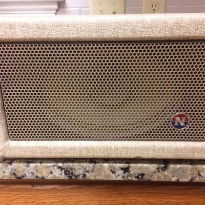 Newcomb Record Player Vintage Portable Model Solid State Speed Vtg image 5