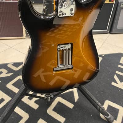 Fender Eric Johnson Signature '54 "Virginia" Stratocaster 2020 - Present - 2-Color Sunburst image 7