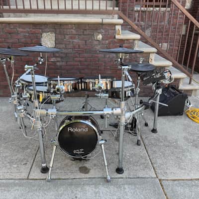 Roland Td-30 Full electric drum kit with Roland PM-10 Speaker.