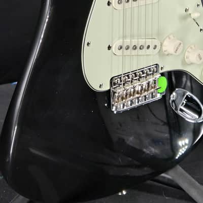 Fender Vintera® III Early '60s Stratocaster®, Rosewood Fingerboard, Black image 3