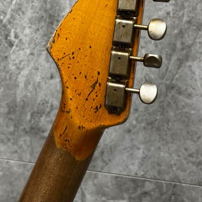 FENDER CUSTOM SHOP 1961 Stratocaster Super Heavy Relic, 3A Rosewood Fingerboard, Aged Surf Green over 3-Color Sunburst 9231016779 SERIAL NUMBER CZ590492 - 7 LBS 6 OZ image 6
