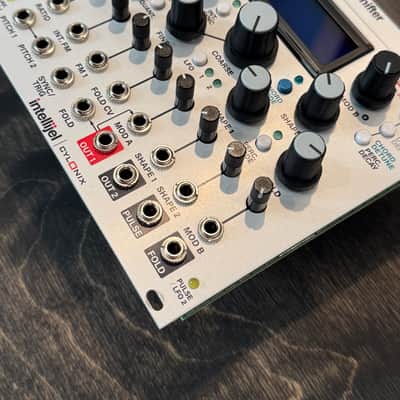 Intellijel Cylonix Shapeshifter Dual Wavetable VCO Eurorack Synth Module 2015 - Present - Silver image 2