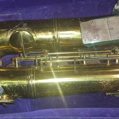C.G. Conn Baritone Saxophone Sax Elkhart, Indiana Vintage 1932 with Hardshell Case image 3