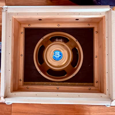 Luxe-Tone 1 x 12" Cabinet w/Fender Tilt Legs Celestion Gold Alnico Custom Cover image 9