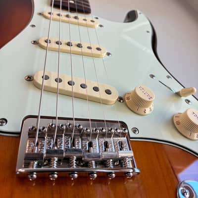 Fender Robert Cray Artist Series Signature Stratocaster 2003 - Present - 3-Color Sunburst image 4