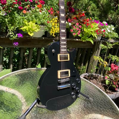 Gibson Les Paul Studio in Black with Seymour Duncan Pickups image 2