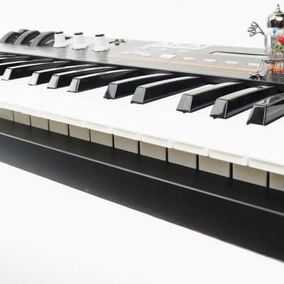 AKAI Miniak Synthesizer Keyboard + Fast Neuwertig + OVP + 1.5Jahre Garantie image 7