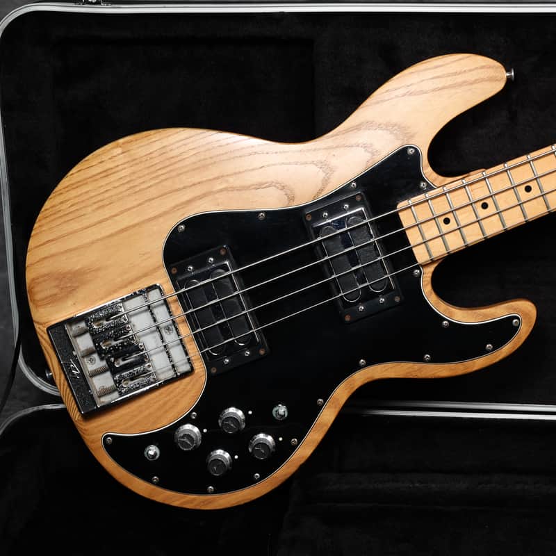 Peavey T-40 Bass Guitar | Reverb Canada