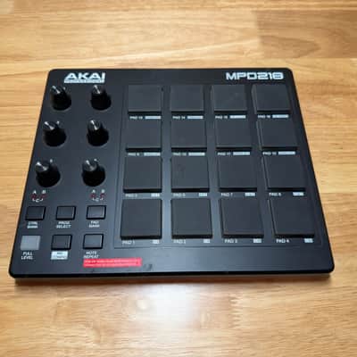 Akai MPD218 2015 - Present - Black image 1