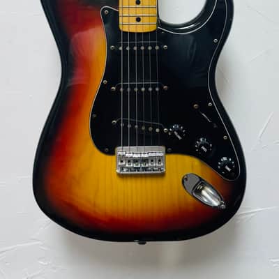 Fender Stratocaster 1977 - 3 Tone Sunburst image 2