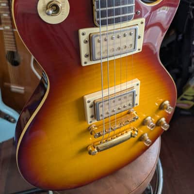 Univox Gimme Lawsuit LP- Style Electric Guitar MIJ image 11