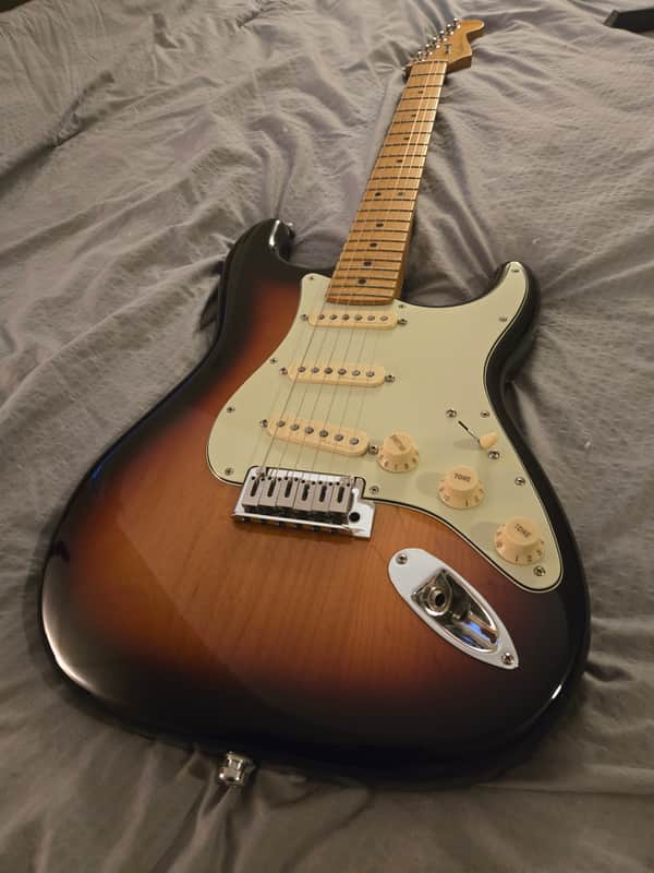 Fender Player Plus Stratocaster with Maple Fretboard 2022 3-Color Sunburst - Excellent Condition w/ HSC