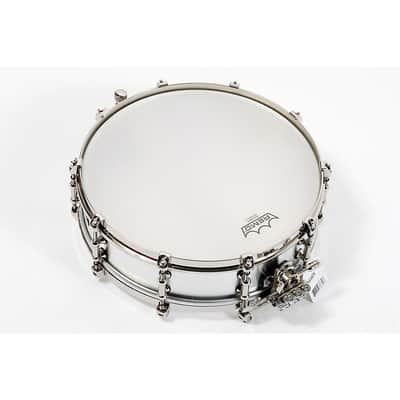 Pearl Philharmonic Cast Aluminum Snare Drum Regular 14 x 4 in. image 2