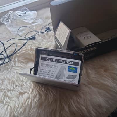 Panasonic rq-sx71 late 90s - Silver walkman portable cassette player image 3
