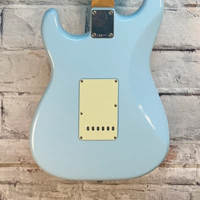 Fender Limited Edition Vintera II Road Worn '60s Stratocaster -- Sonic Blue image 7
