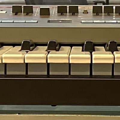 Roland Juno-106 61-Key Programmable Polyphonic Analog Synthesizer Keyboard image 5